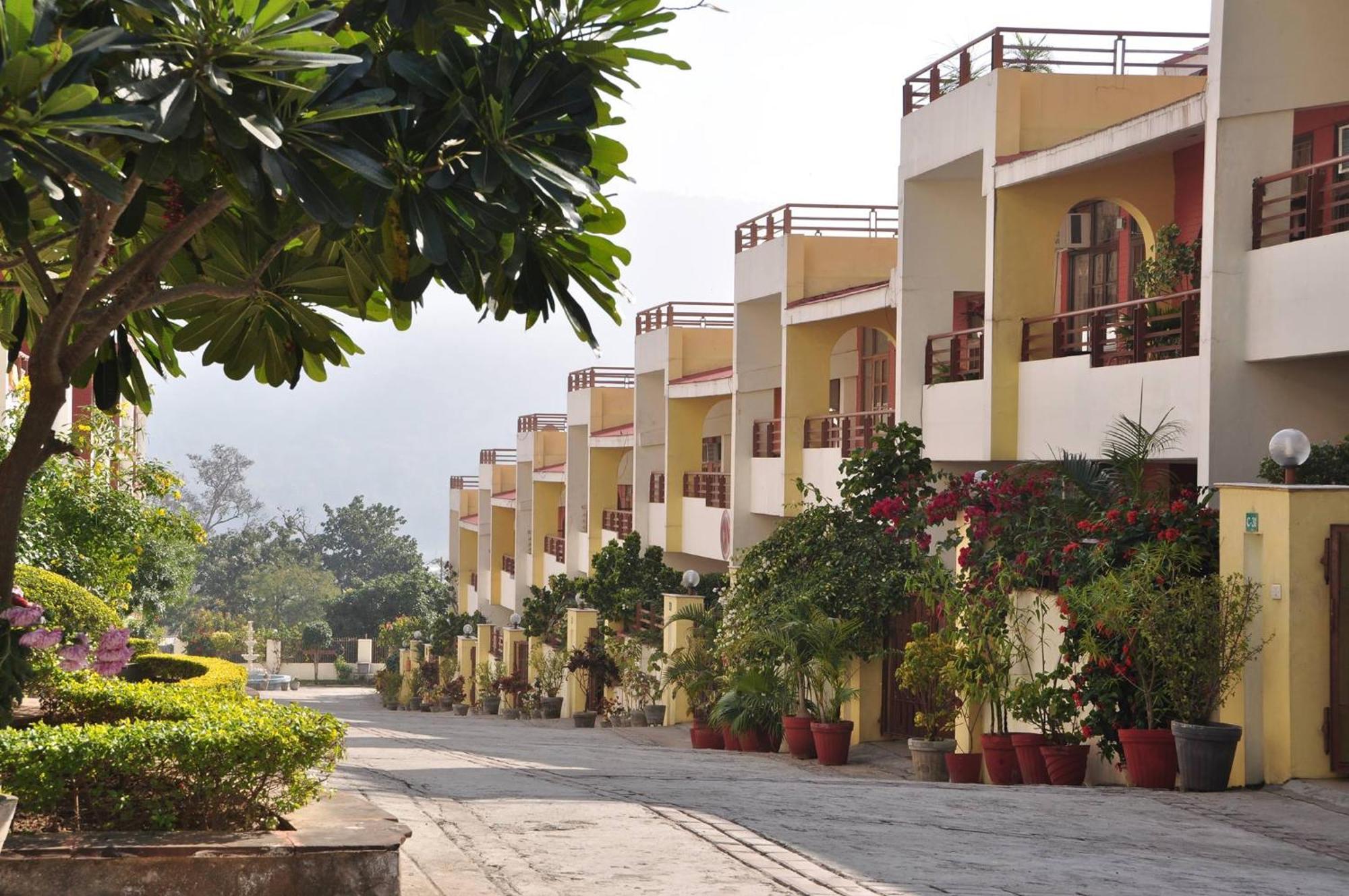 Ayurveda Bhavan Rishikesh Exterior photo
